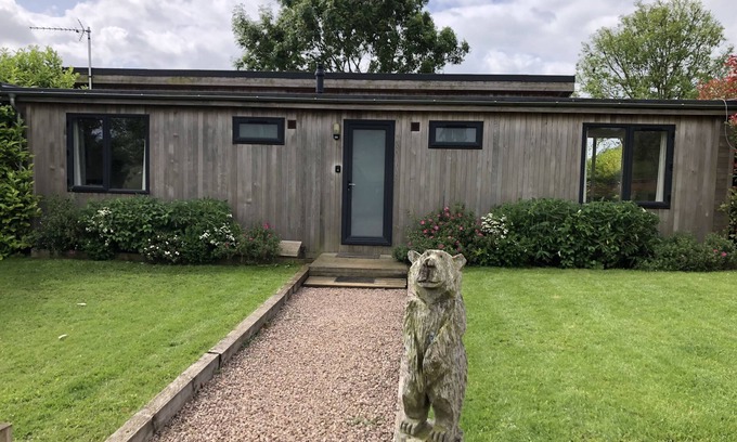 Ardens Grafton Cabin | Perfect quiet countryside retreat