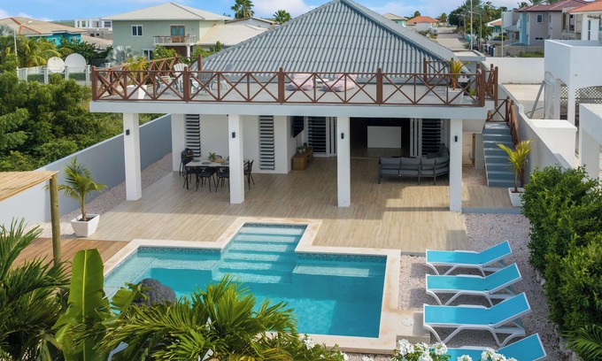 Grote Berg House | Perla di Solo, Perla di Solo, 6 person villa, pool, roof terrace, sea view!