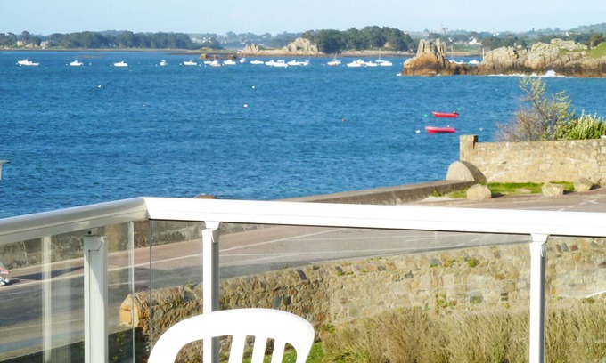 Penvenan Apartment | Perros Guirec, Bréhat, in PortBlanc,3P + garage,70m2, Wifi, EXCEPTIONAL Sea View
