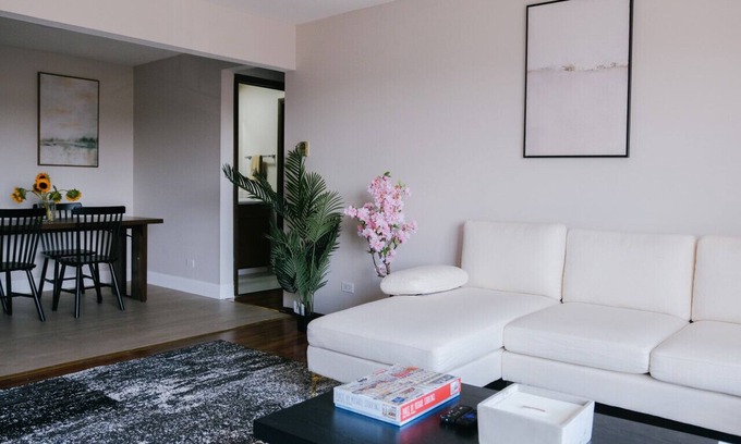 O'Hare Apartment | Personal Gym! Luxury Balcony Condo