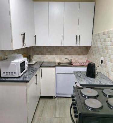 Ermelo House | Peshline Guest House Unit 1