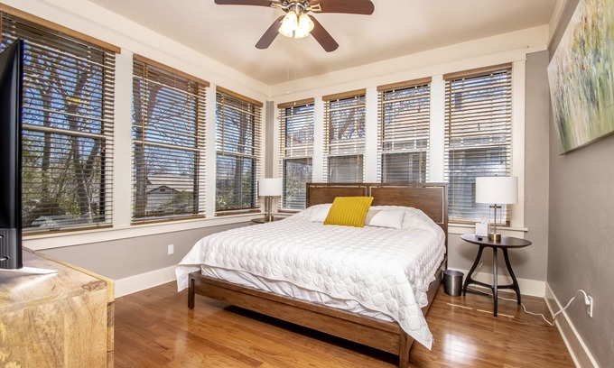 Hillcrest House | Pet/Family friendly, in/out dining, fenced yard, 30 day min