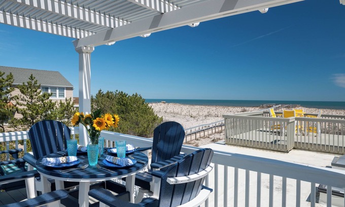 South Beach Haven Condo | PET FRIENDLY 1BR condo OCEANFRONT Building perfect for a COUPLE!