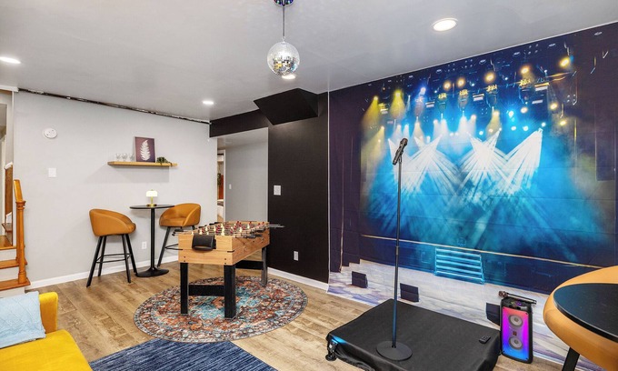 Starmount House | Pet-friendly 5BR w/yard, fire pit & games