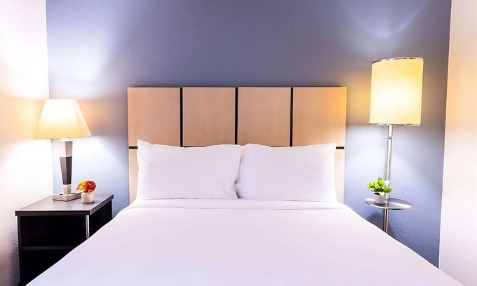 North Arlington Resort | Pet-friendly Accommodation Near Hurricane Harbor Arlington! Parking, Pool!