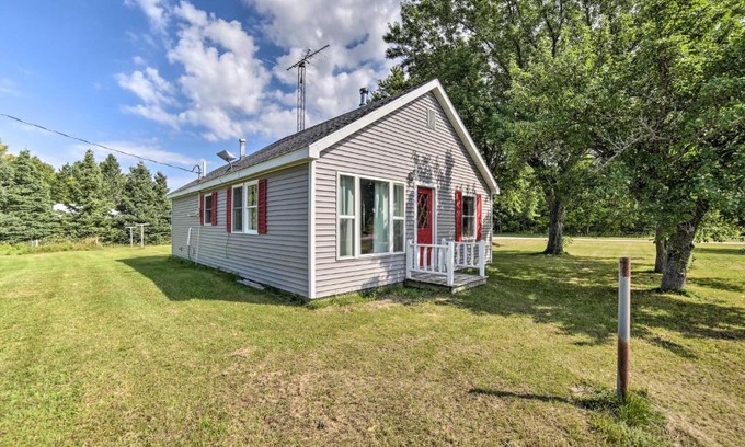 Newberry House | Pet-Friendly and Peaceful Northern Michigan Gem