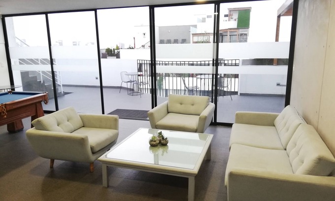 San Isidro Apartment | Pet-friendly Apart(10 Pers)+Pool+Gym+Grill+Garage