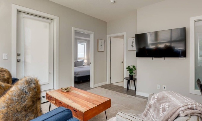 Southwest Calgary Apartment | Pet Friendly Apartment w/Free Underground Parking