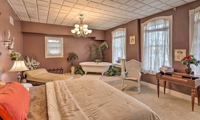 Yankton Apartment | Pet-Friendly Apt: 2 Blocks to Riverside Park!