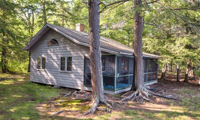 Moultonborough House | Pet Friendly Cabin on Lake Winnipesaukee with Dock Sleeps 4