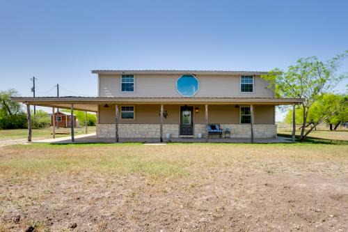 Uvalde House | Pet-Friendly Cabin on 3 Acres 7 Mi to Uvalde!