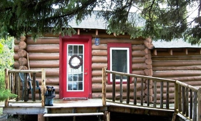Baraga Cabin | Pet -friendly Cabin on Lake Superior at Sunset Cove Resort