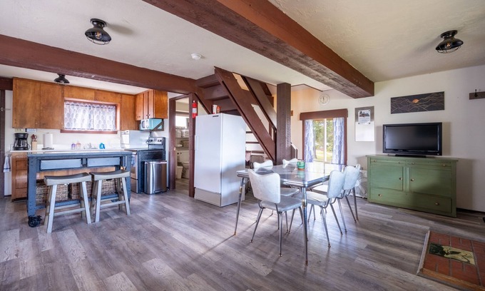 Georgetown Cabin | Pet-Friendly Cabin With Views! Prime Location for Skiing & Fishing! Free WiFi!