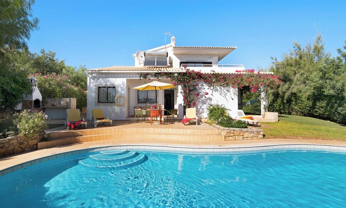 Sao Clemente Villa | Pet-friendly Casa da Alfarrobeira with Pool & Wi-Fi