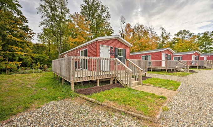 Cassopolis House | Pet-Friendly Cassopolis Escape with Lake Access