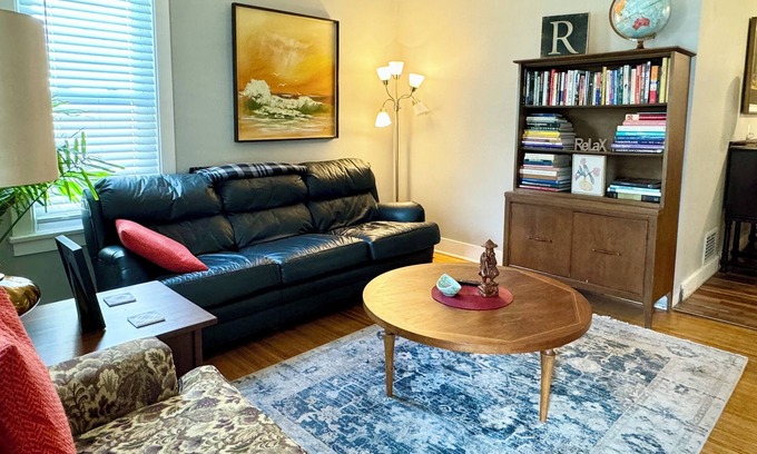 East Rochester Apartment | Pet friendly first floor one bedroom apartment!