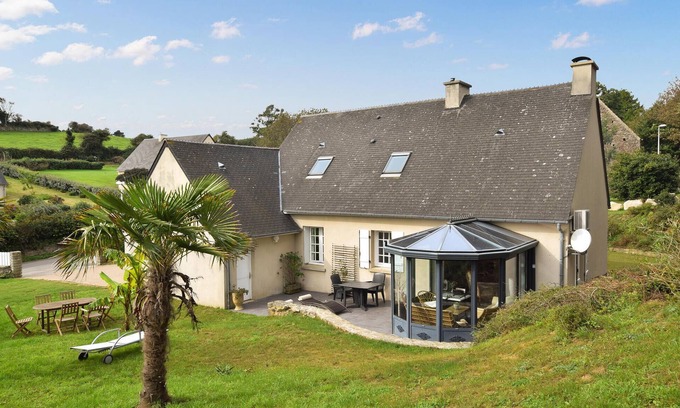 Omonville-la-Rogue House | Pet friendly home in Omonville-la-Rogue