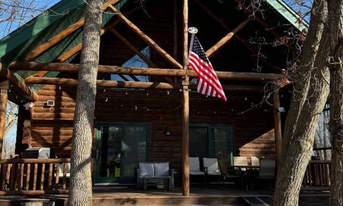 Garrison Cabin | Pet-Friendly Garrison Retreat