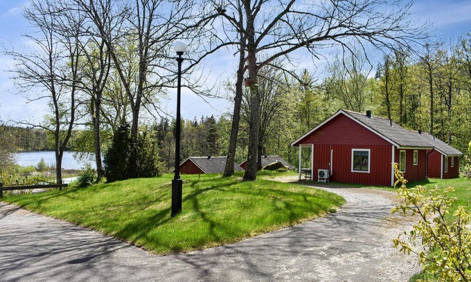Asarum House | Pet friendly home in Asarum