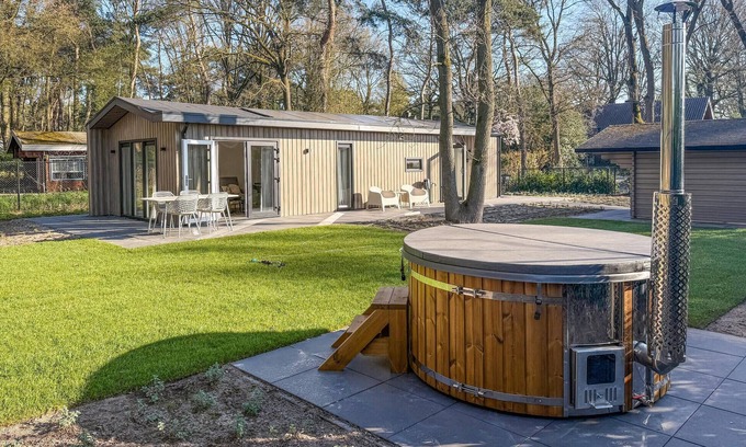 Langstraat House | Pet friendly home in Meijel with WiFi