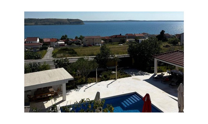 Rtina House | Pet friendly home in Razanac