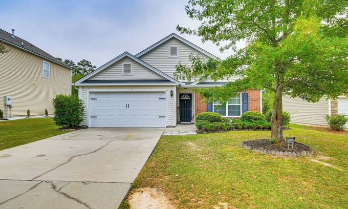 Lexington House | Pet-Friendly Home w/Yard & Fireplace in Lexington