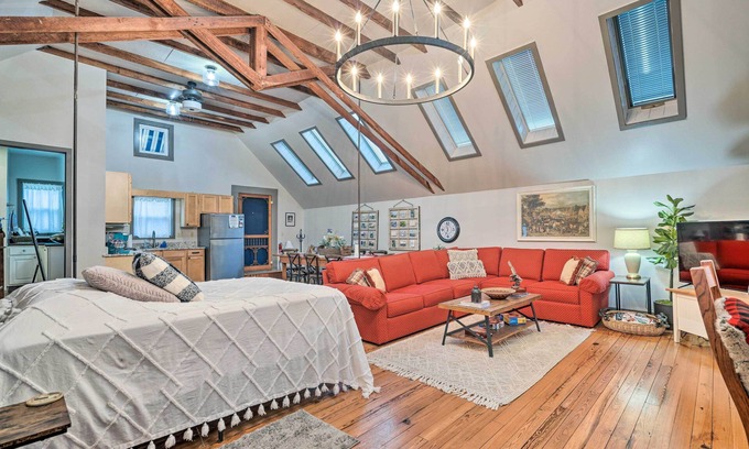 Bemus Point Apartment | Pet-Friendly Loft Vacation Rental w/Fire Pit!
