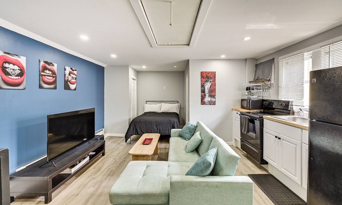 Mastic Beach Apartment | Pet-Friendly Long Island Guest House: Walk to Bay!