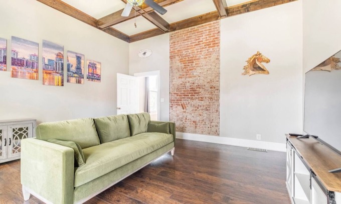 Germantown House | Pet friendly mid-term rental in lovely Germantown