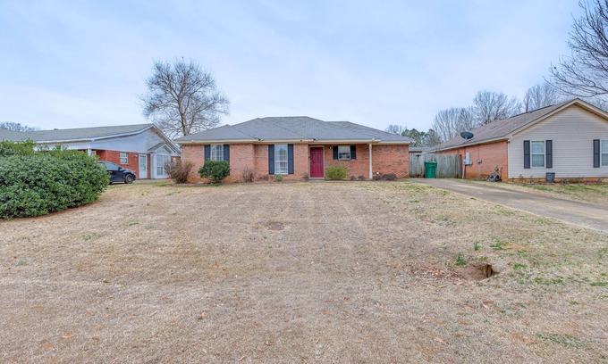 Millbrook House | Pet-Friendly Millbrook Home: Patio & Yard!