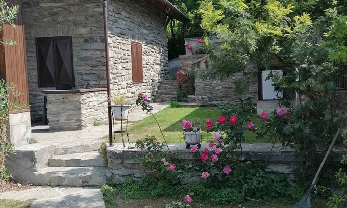 Mompantero Ski Chalet | Pet-Friendly 'Mountain Chalet' with Pool