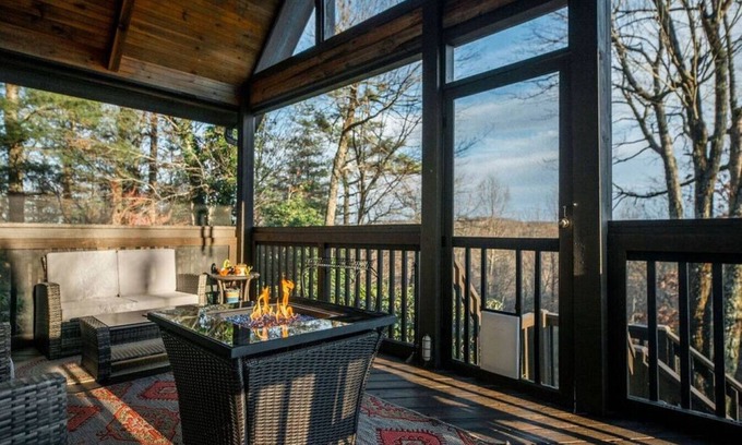 Rosman House | Pet friendly! Mountain views and only 20 mins to Brevard!