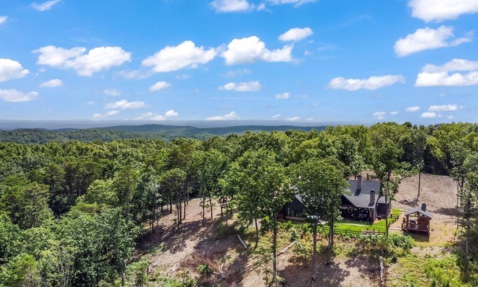 Ranger Cabin | Pet Friendly, New Construction/Mtn Views/Hot Tub/Game Room/Outdoor Kitchen