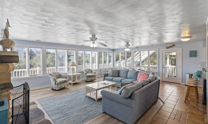 Carolina Dunes House | Pet-friendly oceanside Duck home w/private pool & hot tub!
