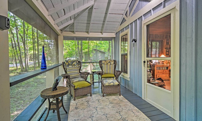 Harbor Springs Cottage | Pet-Friendly 'One Crow Cottage' in Harbor Springs!