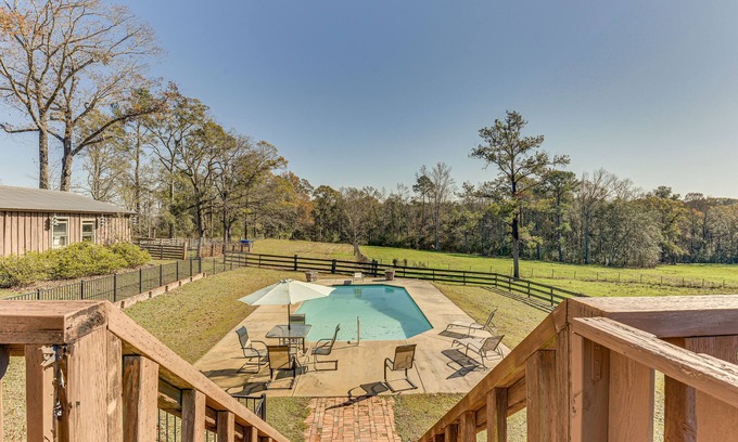 Enterprise Cabin | Pet-Friendly Opp Vacation Rental w/Spacious Deck!