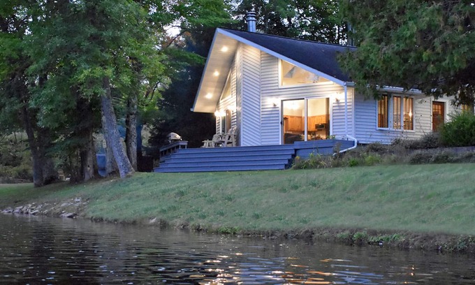 Escanaba House | Pet-Friendly Riverfront Cabin on 5 Acres with Fast Wi-Fi in Central U.P.