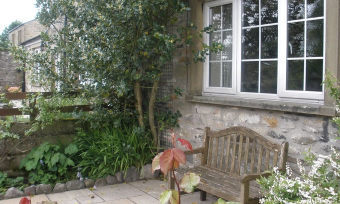 Stainforth Cottage | Pet Friendly S/Catering Holiday Cottage in Stainforth nr Settle, free wi-fi incl