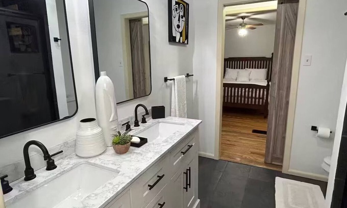 San Angelo House | Pet friendly Spacious, modern, best location