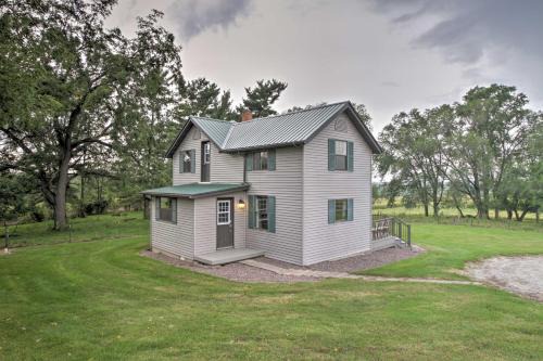 Houston County House | Pet-Friendly Spring Grove Home with Serene Yard!