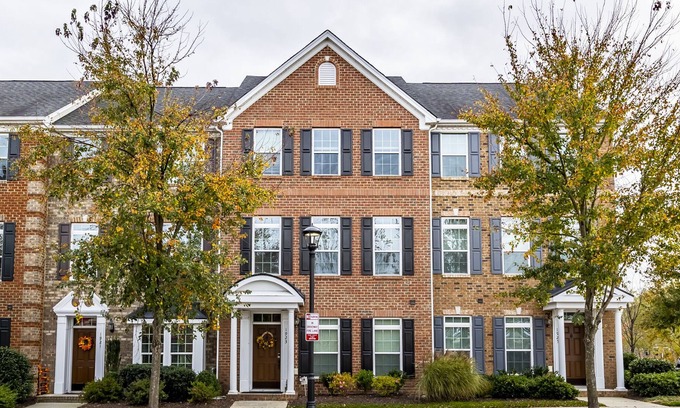 Richmond House | Pet-friendly Townhouse in the center of Short Pump