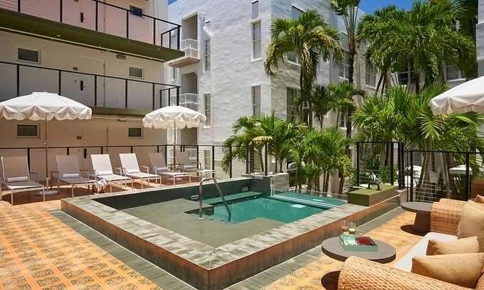 South of Fifth House | Pet-Friendly Tropical Paradise Retreat, Iconic Oceanfront, Near Nikki Beach!