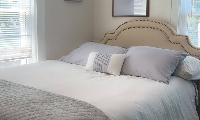 Burnt Chimney House | PET FRIENDLY-WEEKLY DISCOUNTS-ROANOKE RIVER AND BIKE TRAILS