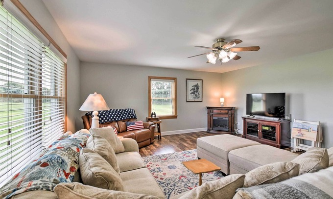 Painter House | Pet-Friendly Woodsy Gem: 1/4 Mi to Chesapeake Bay