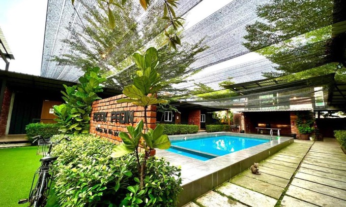 Permatang Tinggi House | Petak Padin Cottage by The Pool