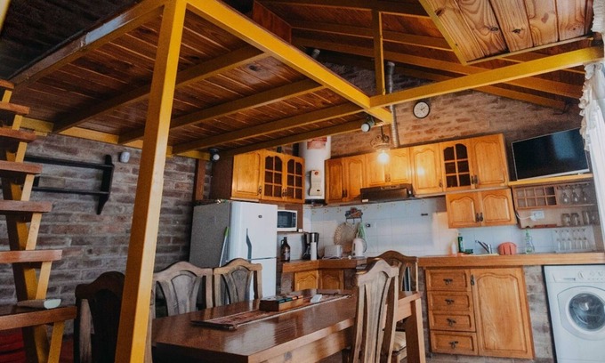 Maipu House | PetFriendly Loft in Maipú near wineries and vineyards, with garden and parking space.