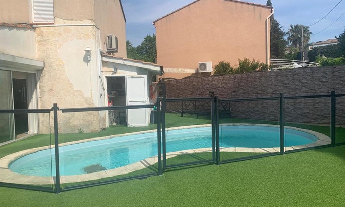 Les Caillols House | Petit appartement chez l’hôte avec piscine