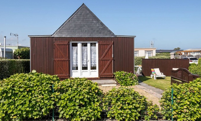Cleder House | Petit Chalet à la Plage by Interhome