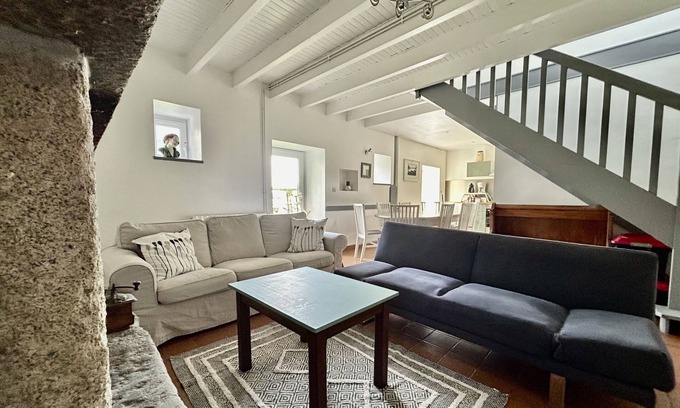 Plouneour-Trez House | Petite Maison en Pierres Entre Terre et mer