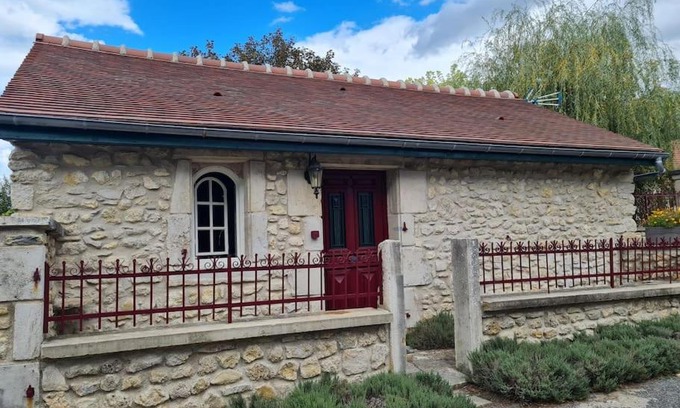 Saint-Germain-des-Fosses House | PETIT GÎTE 18 ème tout confort